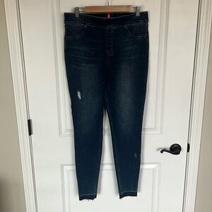 SPANX 20203T Denim Distressed Ankle Skinny Jeans Medium Wash.
